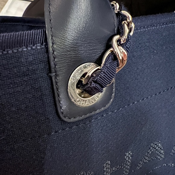 *SOLD* CHANEL DEAUVILLE LARGE TOTE - Picture 6 of 16